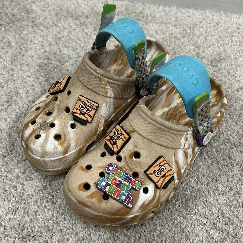 Crocs‎ Limited Edition Cinnamon Toast Crunch Clogs 207925-J3 Junior Size 3 Brown